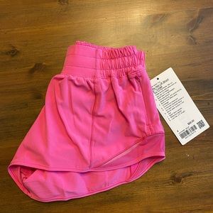 Lululemon Hotty Hot Low-Rise Lined Short 2.5” Sonic Pink
